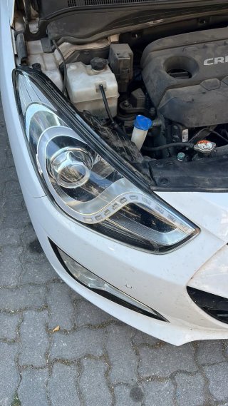 Faro Hyundai i40