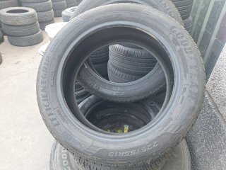 225 55 R19 99V Goodyear - 2 neumáticos 80%