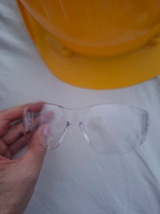 Equipo de Protección Obra: Botas, Casco, Gafas