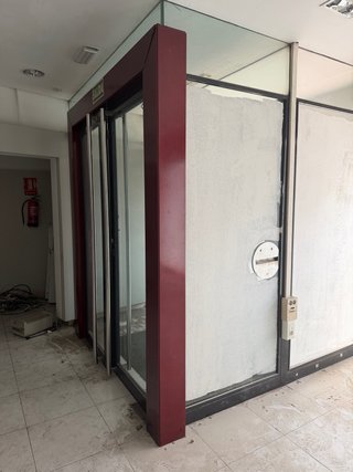 Puerta cristal blindado 2.38m x 1.80m
