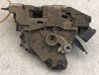 CERRADURA PUERTA DELANTERA DERECHA FORD FOCUS BER