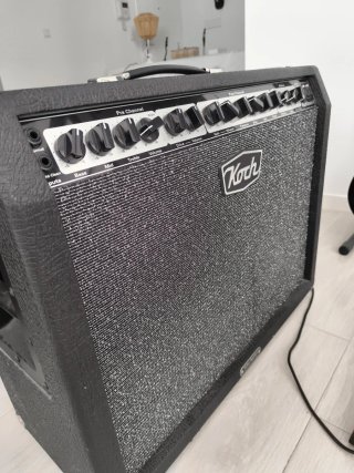 Amplificador guitarra Koch multitone II combo 100w