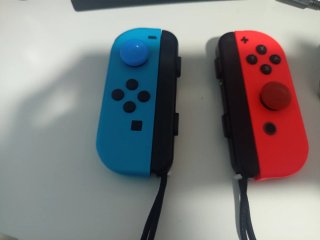 Nintendo Switch Poco Uso Azul/Rojo Negociable