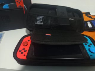 Nintendo Switch Poco Uso Azul/Rojo Negociable