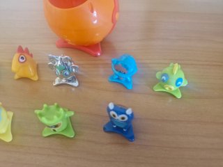 Muñecos Star Monsters con huevo