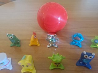 Muñecos Star Monsters con huevo