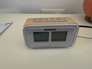 Radio Despertador Retro AudioSonic