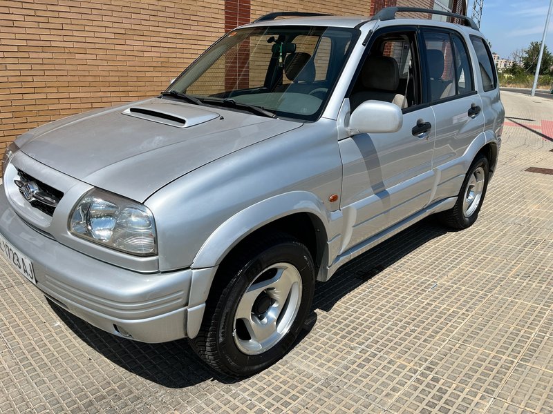 Suzuki Grand Vitara 2.0 TD - foto 1