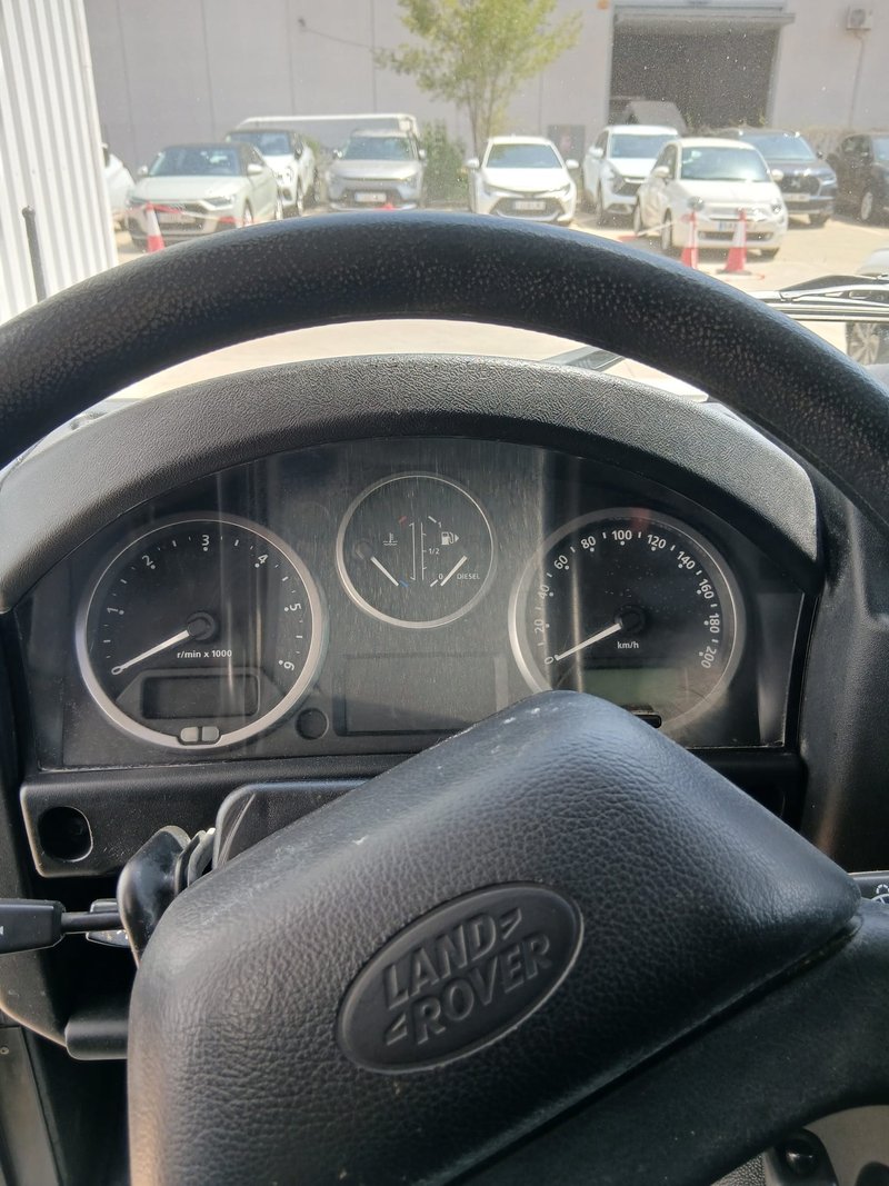 Land Rover Defender Com. 110 SW E 2016, foto 6