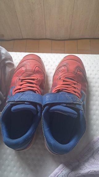 Zapatos Artengo Rojos y Azules