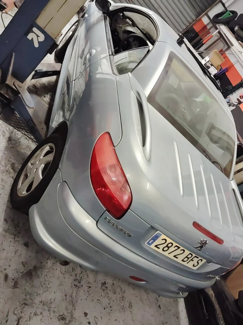 Peugeot 206 - foto 1