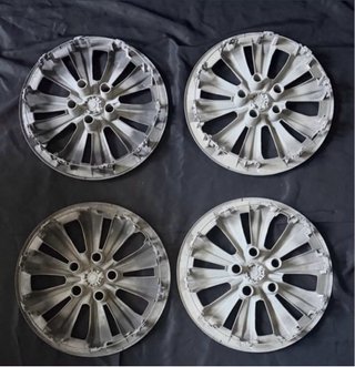 Tapacubos Renault 16. “ 5 tornillos