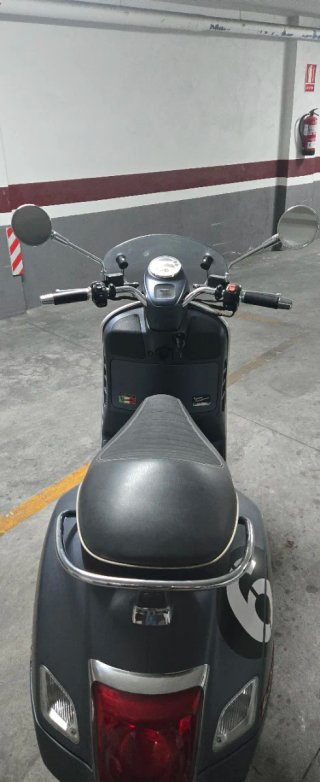 Vespa Sei Giorni 300 Scooter