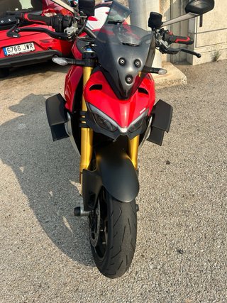 Ducati Streetfighter V4S