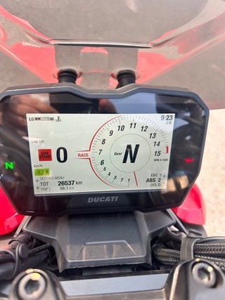 Ducati Streetfighter V4S