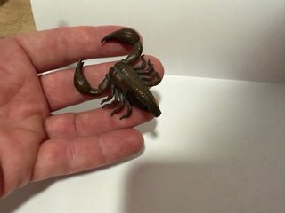 Tempai o figura de acento escorpión