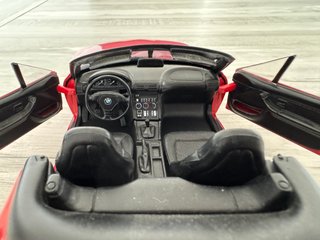 Maqueta BMW Z3 1/18 UT Models Rojo