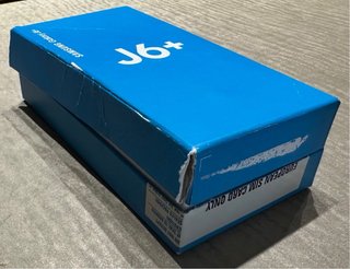 Samsung Galaxy J6+ 32 GB, scatola e custodia