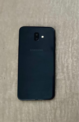 Samsung Galaxy J6+ 32 GB, scatola e custodia