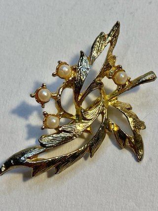 Spilla oro floreale perle sintetiche vintage 60s