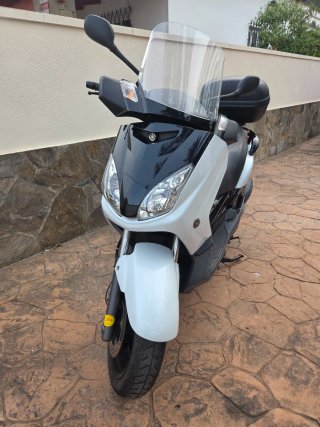 Moto Yamaha XMax 250