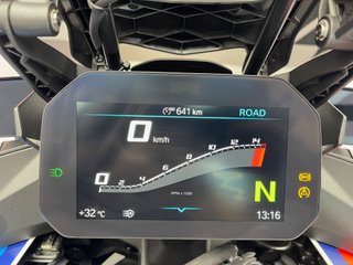 BMW M 1000 XR TRICOLOR