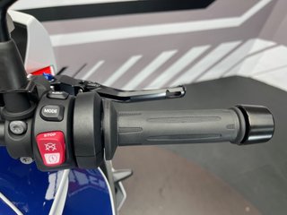 BMW M 1000 XR TRICOLOR