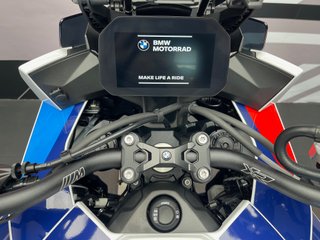 BMW M 1000 XR TRICOLOR