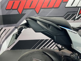 BMW M 1000 XR TRICOLOR