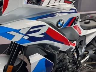 BMW M 1000 XR TRICOLOR