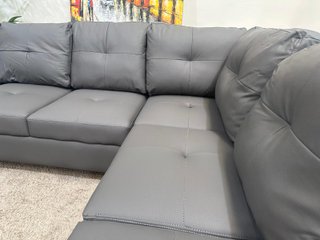 Sofá chaiselongue + puff