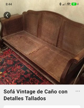 Sofá Vintage Caño con Detalles Tallados