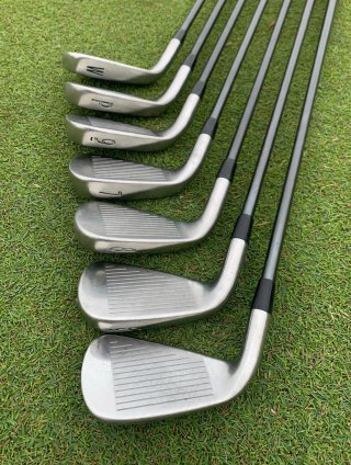 Set 7 Hierros TITLEIST AP1 Grafito 710 palos golf