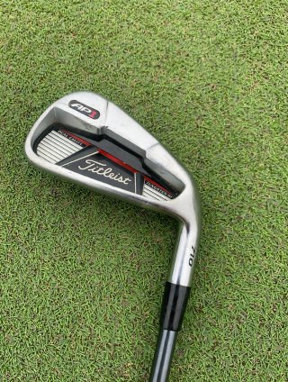 Set 7 Hierros TITLEIST AP1 Grafito 710 palos golf