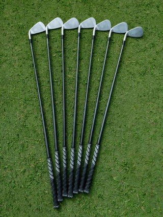 Set 7 Hierros TITLEIST AP1 Grafito 710 palos golf
