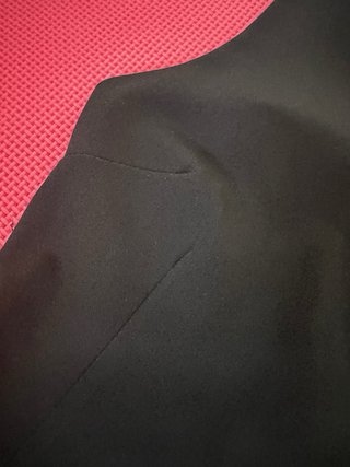Vestido negro sin mangas