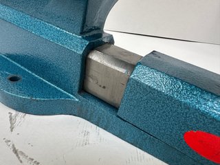 Tornillo de banco Sinex 150mm guía cuadrada