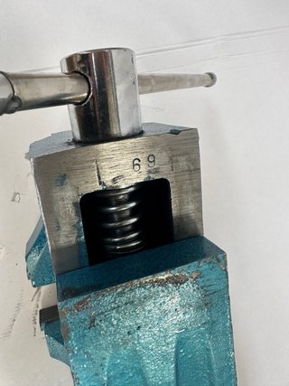 Tornillo de banco Sinex 150mm guía cuadrada