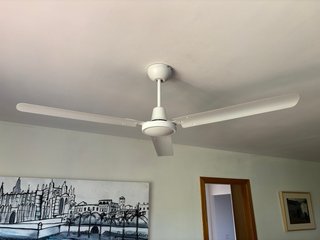 Ventilador de techo blanco sin luz