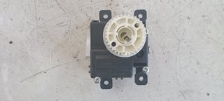 MOTOR APERTURA TRAMPILLAS CLIMATIZADOR TOYOTA YAR