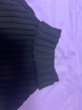 Jersey Negro de Cuello Alto