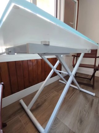 Mesa de centro elevable, hidráulica. Muy cuidada.