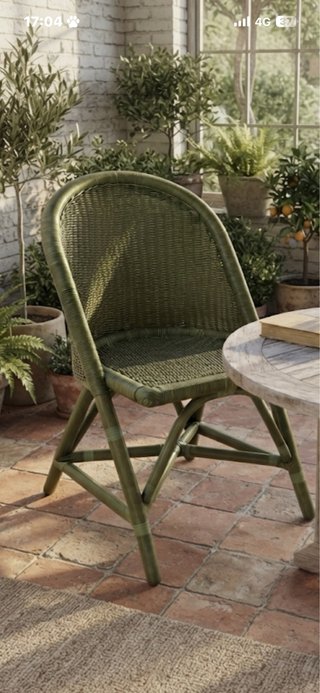 Silla de mimbre artesanal verde