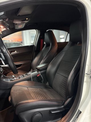 Mercedes-Benz A45 AMG 381 CV