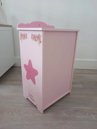 Ropa para jugar de bebes y armario
