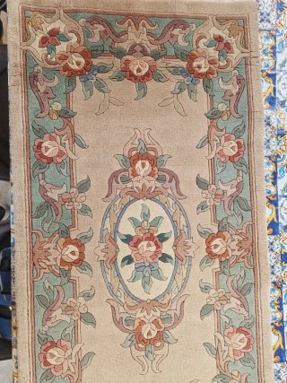 Tappeto vintage floreale beige e rosa