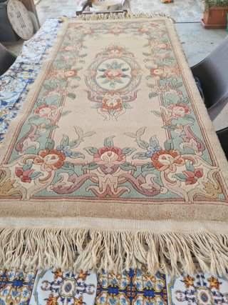 Tappeto vintage floreale beige e rosa