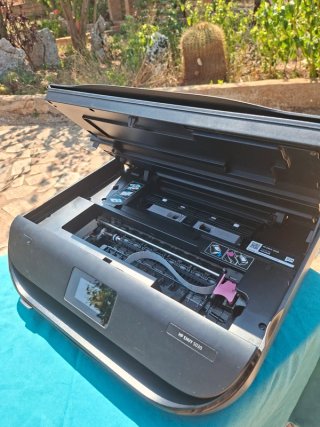 Stampante 3 in 1 a cartuccia HP ENVY 5030