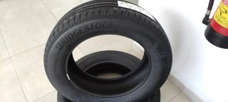 Juego neumáticos Bridgestone 225/60/R18 a estrenar