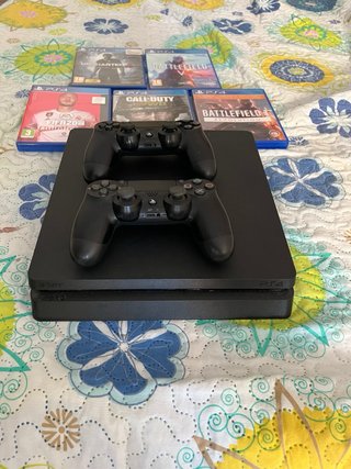 Playstation 4 slim